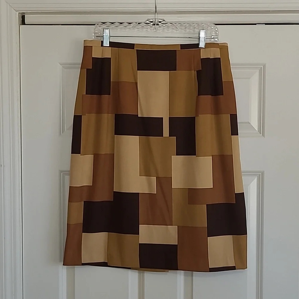Womans Geometric Patterned Skirt - Brown and Tan